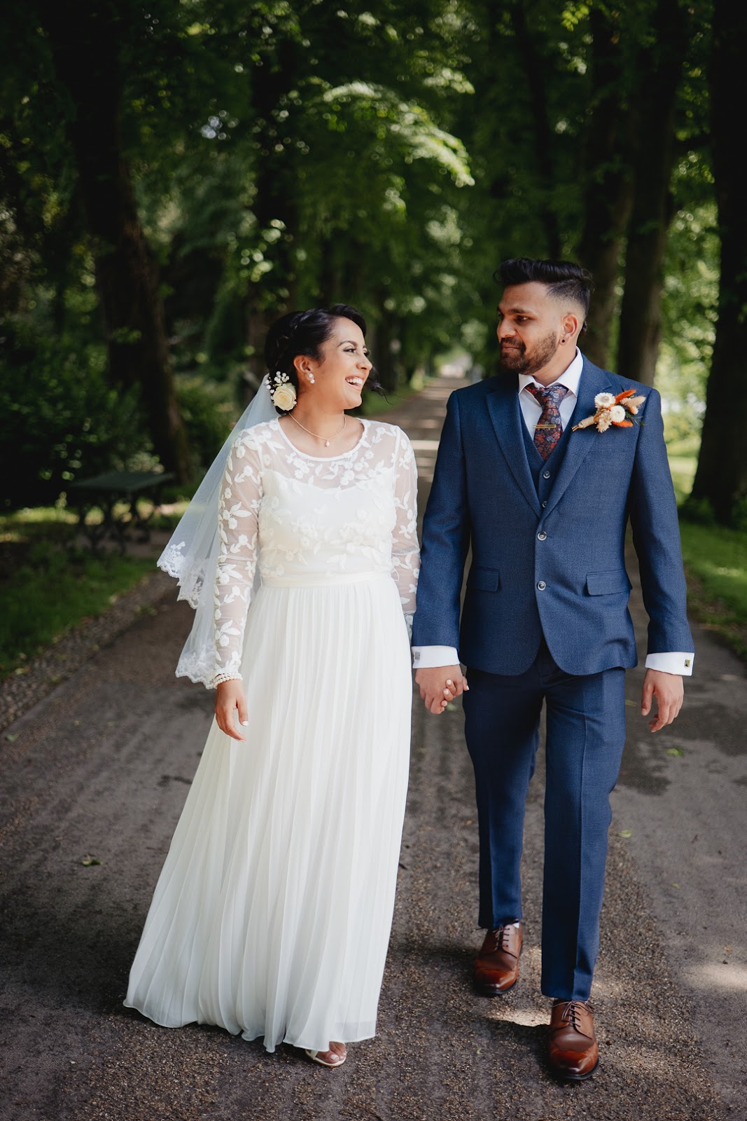 How to Photograph a Wedding? wedding couple photography