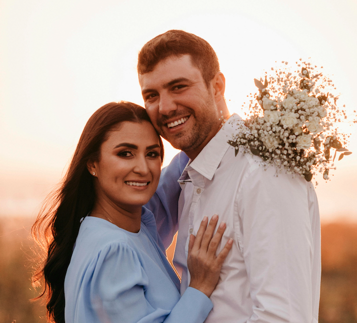 11 Golden Hour Photography Tips For Your Next Photoshoot golden hour wedding photograph
