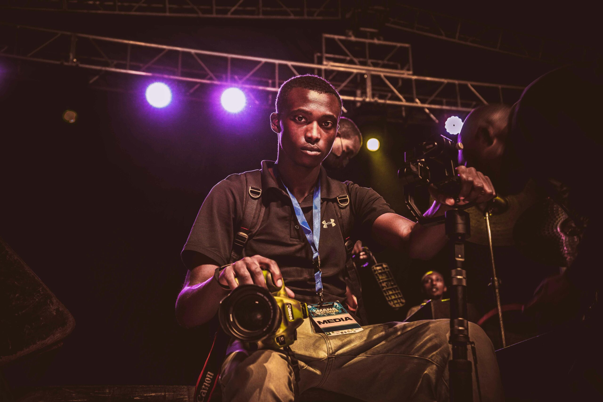 The Ultimate Guide to Photographer Outfits concert photographer outfits