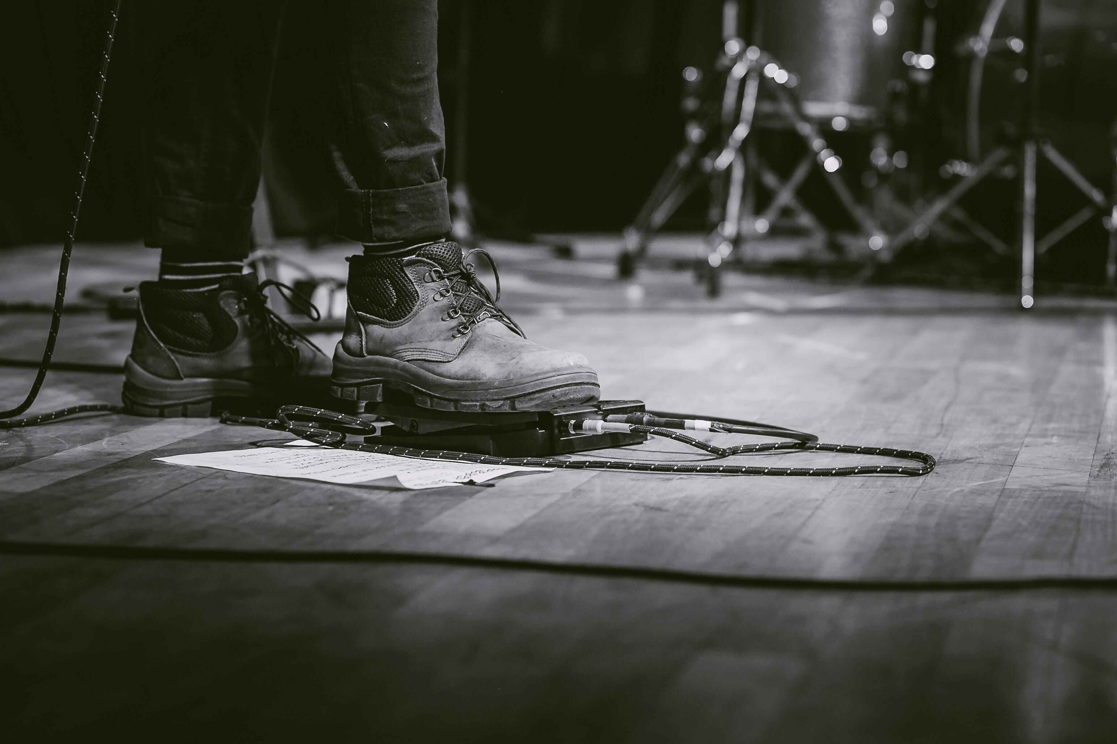 11 Concert Photography Tips for Beginners concert photography pedals on stage