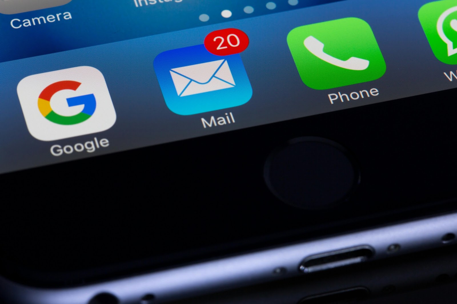 How to Win at Email Marketing for Photographers in 2025