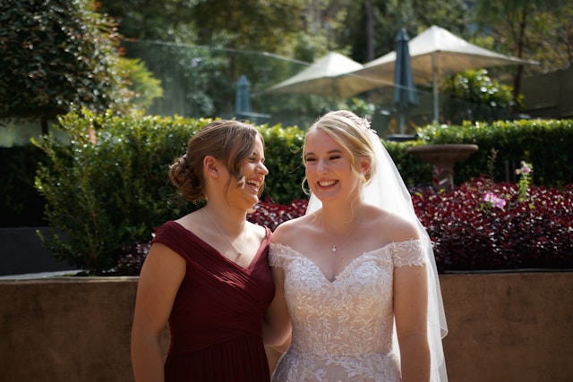 9 Bridal Party Photography Tips to Capture Energy and Connection bridal party photo - duo