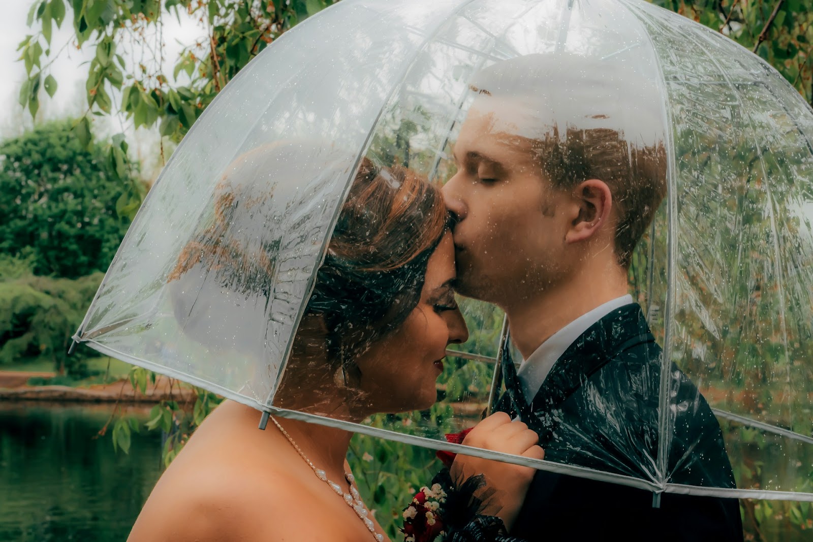 8 Tips to Capture Wedding Photos in the Rain wedding photos in the rain example