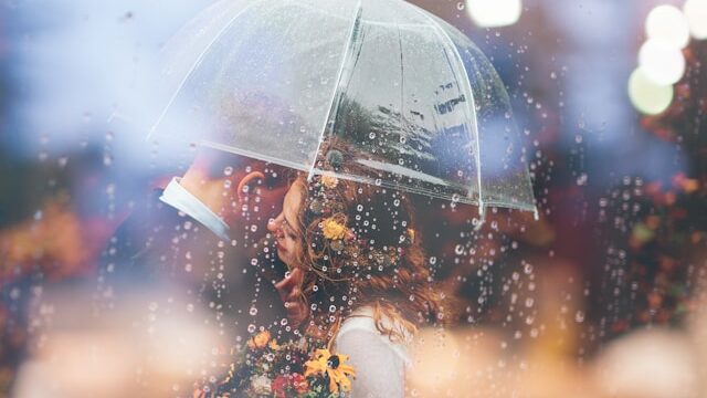 wedding photos rainy day