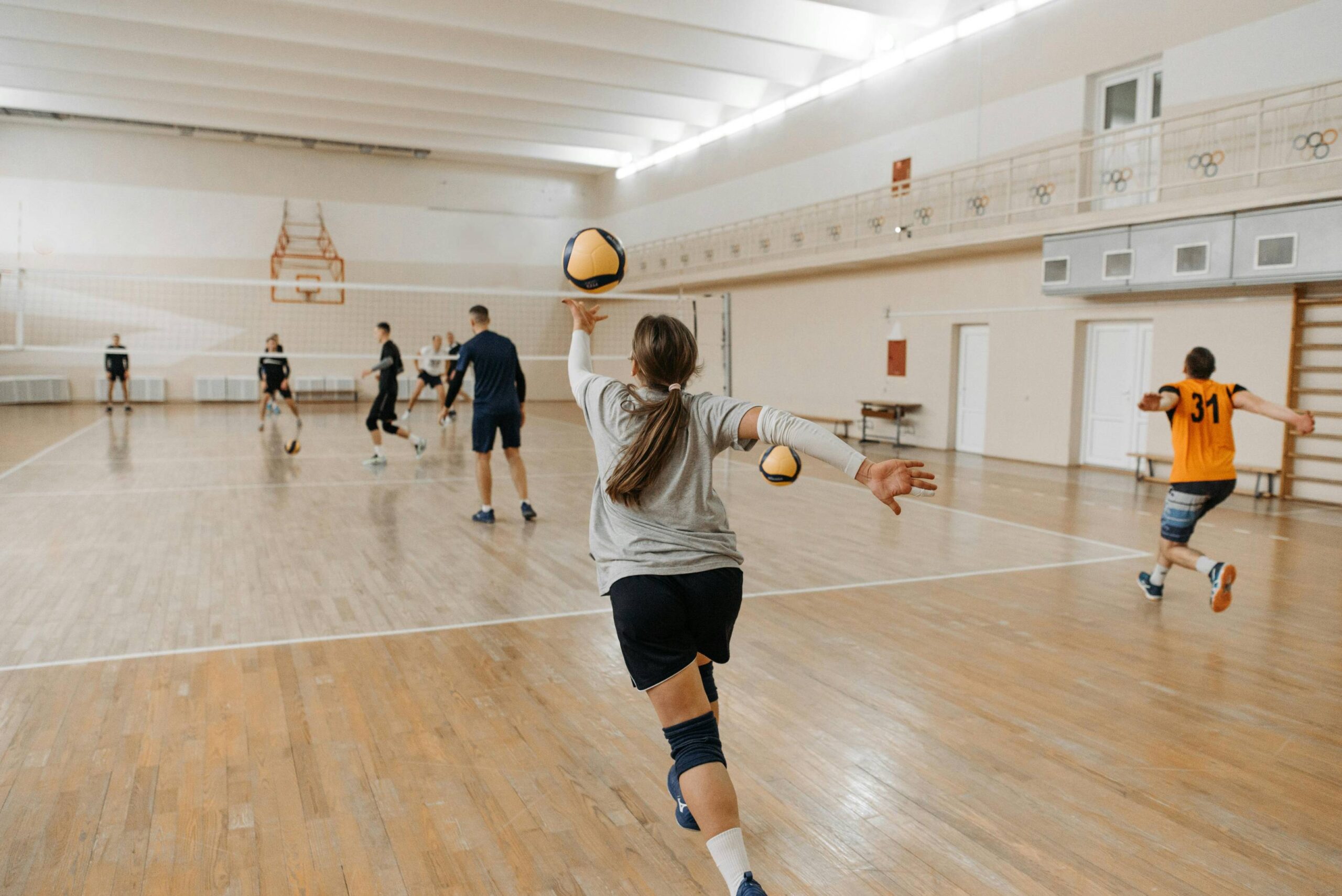 Master Sports Photo Editing: 9 Pro Tips That Actually Work Before and after image to showcase object removal and distractions from the photographs